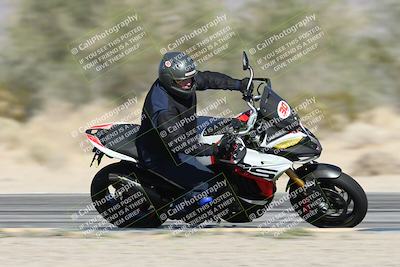 media/Dec-01-2025-Moto Forza (Mon) [[2daa91e15f]]/2-Intermediate Group/Session 3 (Turn 7 Inside Pans)/